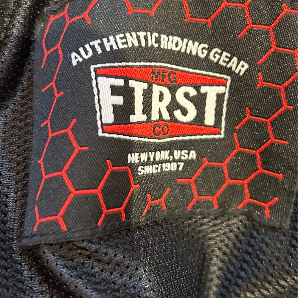First riding. Gear Men's Black Leather motorcycle Jacket. Silver zippers. New! - Picture 8 of 14